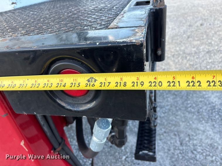 image for item DT0093 2004 International 4300 bucket truck