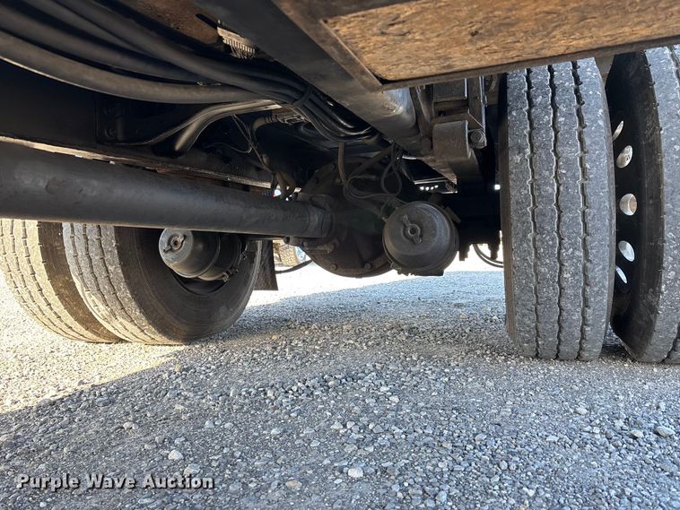 image for item DT0093 2004 International 4300 bucket truck