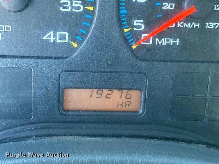 image for item DT0093 2004 International 4300 bucket truck