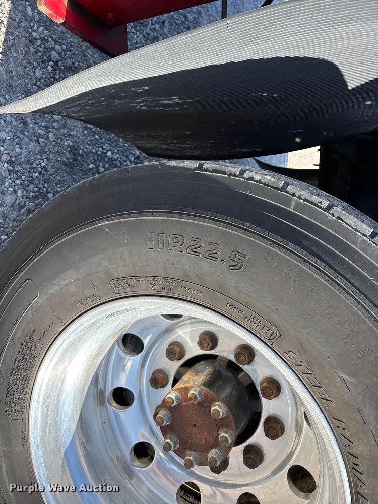 image for item DT0093 2004 International 4300 bucket truck