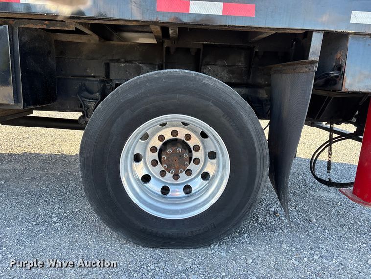 image for item DT0093 2004 International 4300 bucket truck