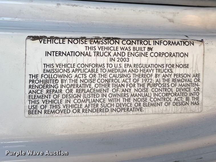 image for item DT0093 2004 International 4300 bucket truck