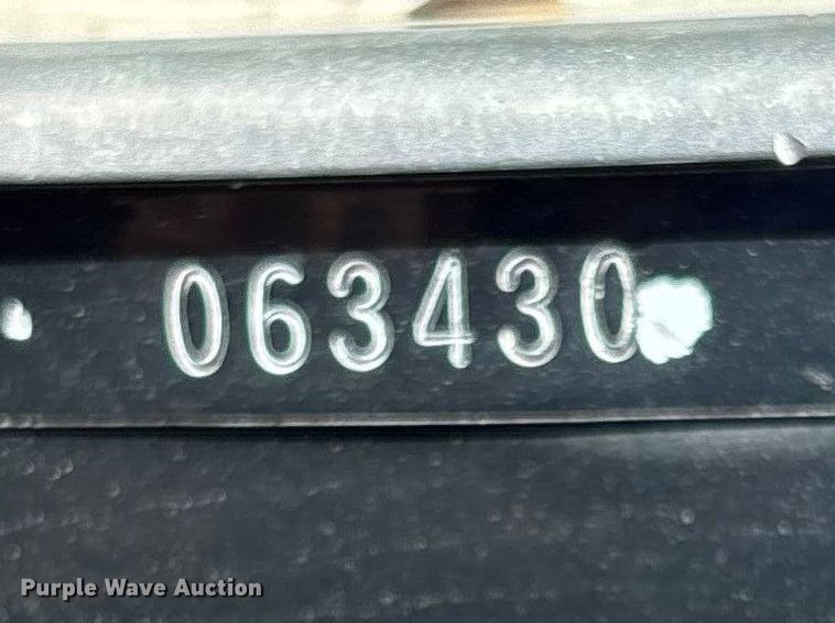 image for item DT0095 2004 Kenworth T800 semi truck