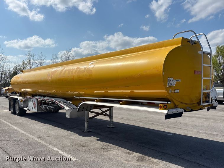 image for item DT0125 2010 Beall tank trailer