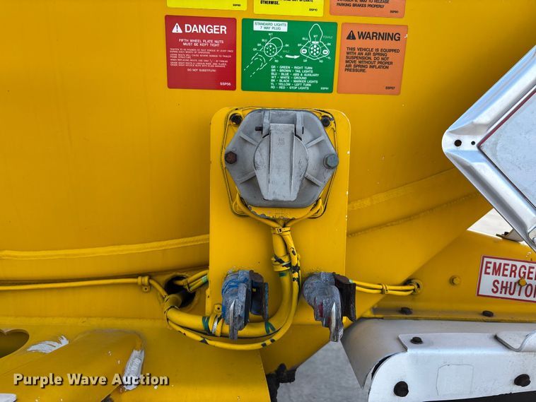 image for item DT0125 2010 Beall tank trailer