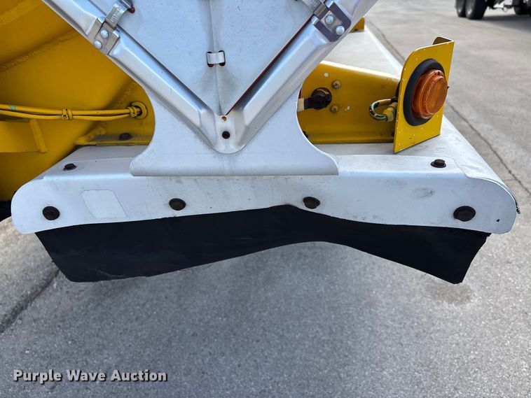 image for item DT0125 2010 Beall tank trailer