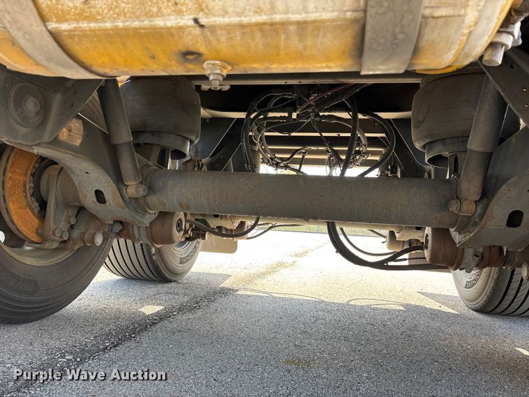 image for item DT0125 2010 Beall tank trailer