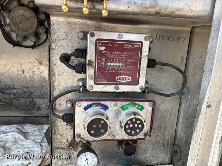 image for item DT0125 2010 Beall tank trailer