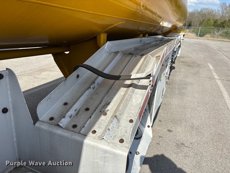 image for item DT0125 2010 Beall tank trailer