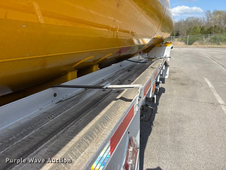 image for item DT0125 2010 Beall tank trailer