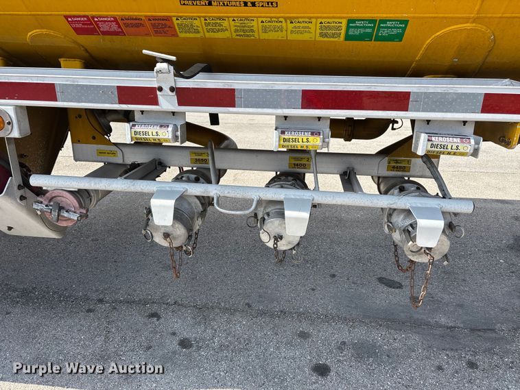 image for item DT0125 2010 Beall tank trailer