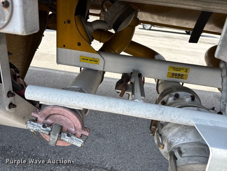 image for item DT0125 2010 Beall tank trailer