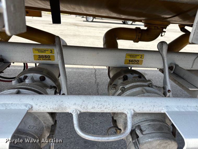 image for item DT0125 2010 Beall tank trailer