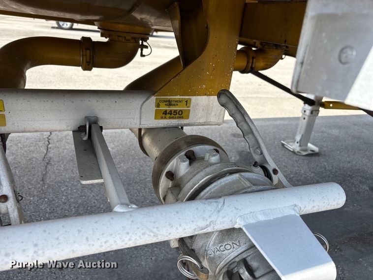 image for item DT0125 2010 Beall tank trailer