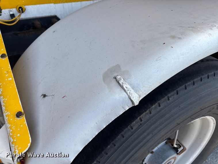 image for item DT0125 2010 Beall tank trailer