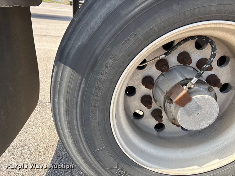 image for item DT0125 2010 Beall tank trailer