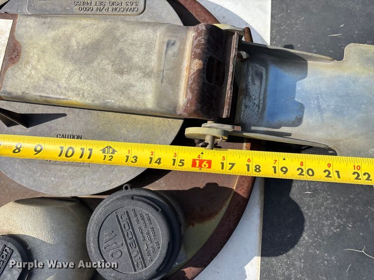 image for item DT0125 2010 Beall tank trailer