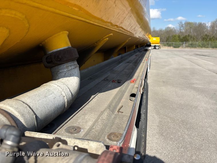 image for item DT0126 2007 Beall Tanker