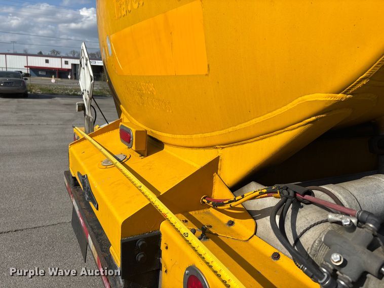 image for item DT0126 2007 Beall Tanker