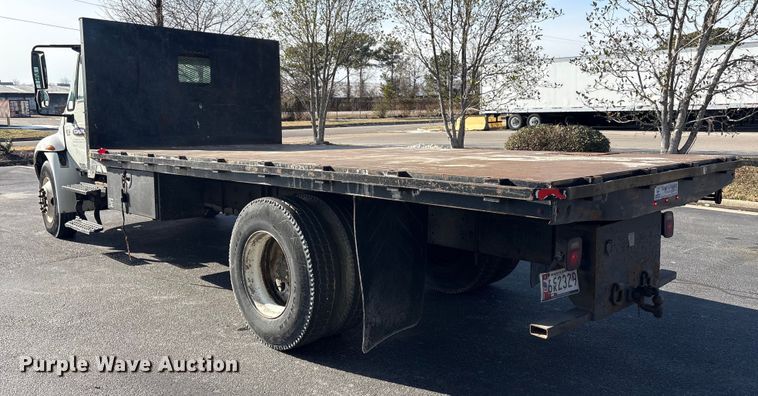 image for item DT2836 2006 International MA025 flatbed truck