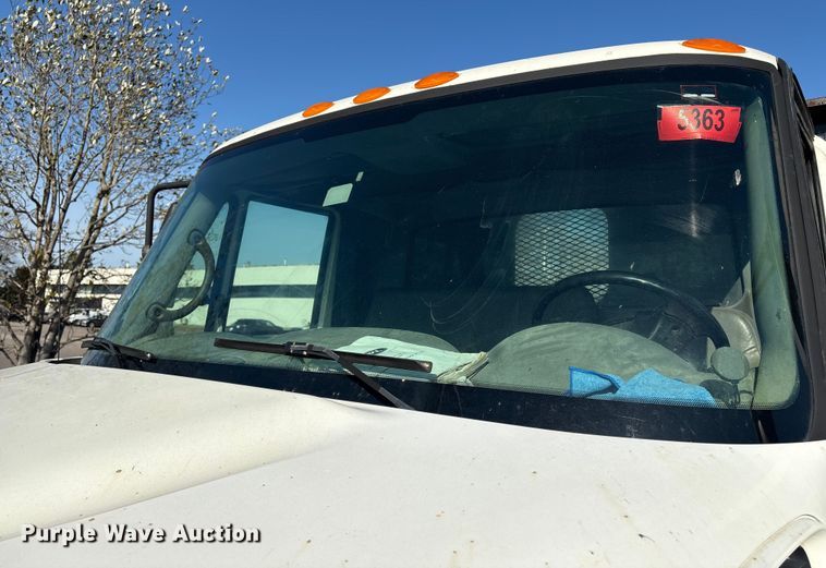 image for item DT2836 2006 International MA025 flatbed truck