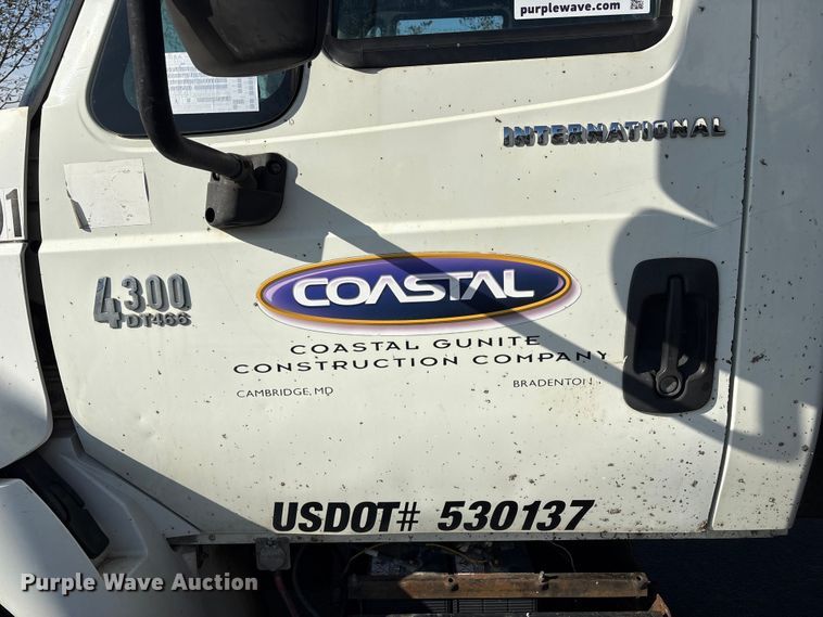 image for item DT2836 2006 International MA025 flatbed truck