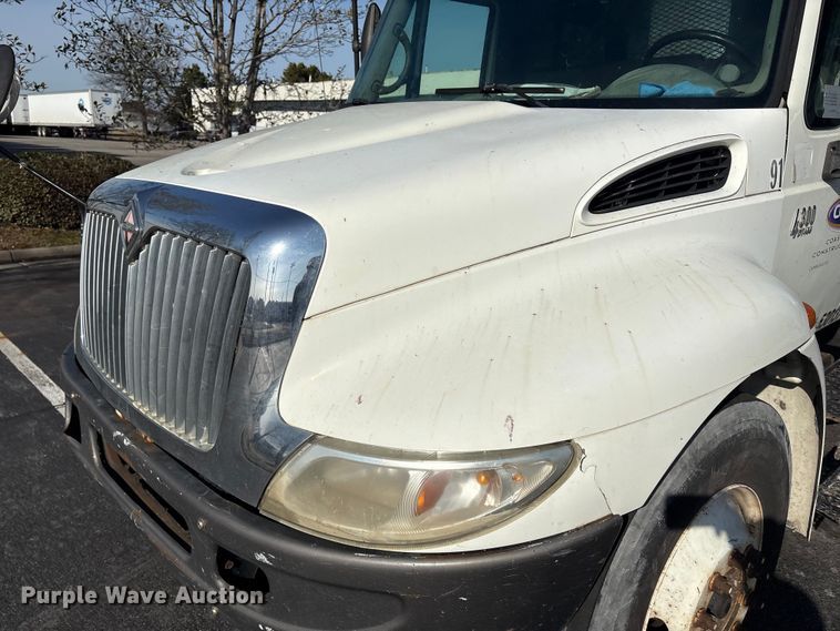 image for item DT2836 2006 International MA025 flatbed truck