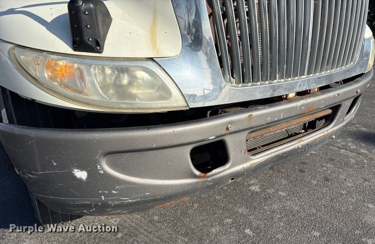 image for item DT2836 2006 International MA025 flatbed truck