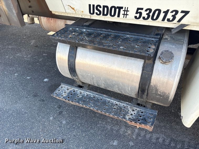 image for item DT2836 2006 International MA025 flatbed truck