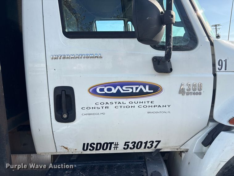 image for item DT2836 2006 International MA025 flatbed truck