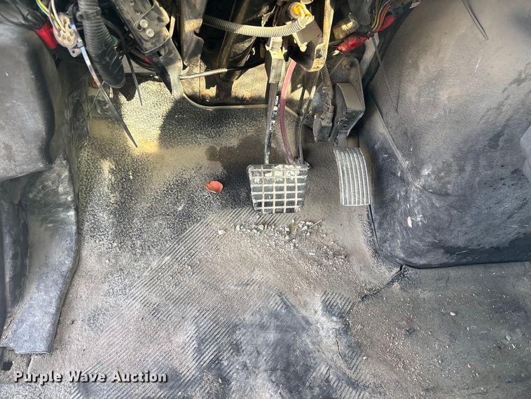 image for item DT2836 2006 International MA025 flatbed truck