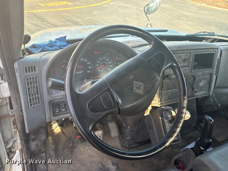 image for item DT2836 2006 International MA025 flatbed truck