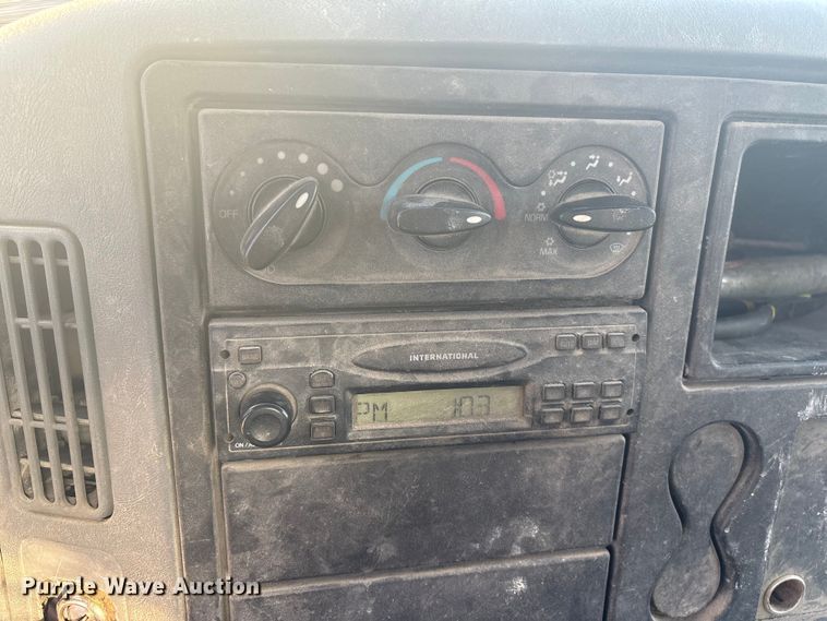 image for item DT2836 2006 International MA025 flatbed truck