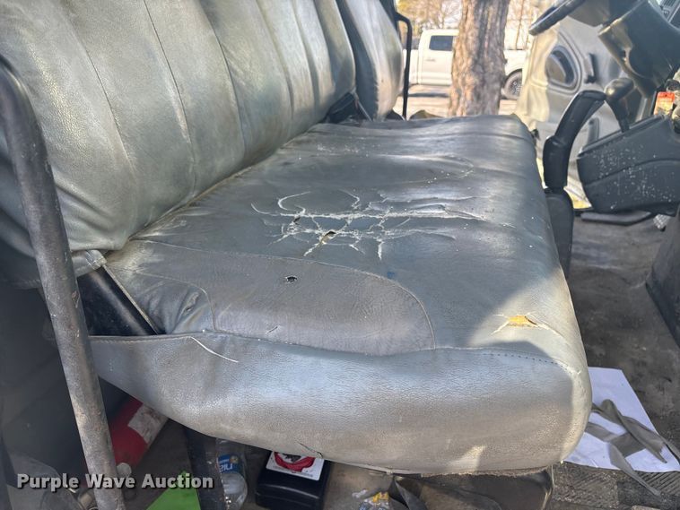 image for item DT2836 2006 International MA025 flatbed truck