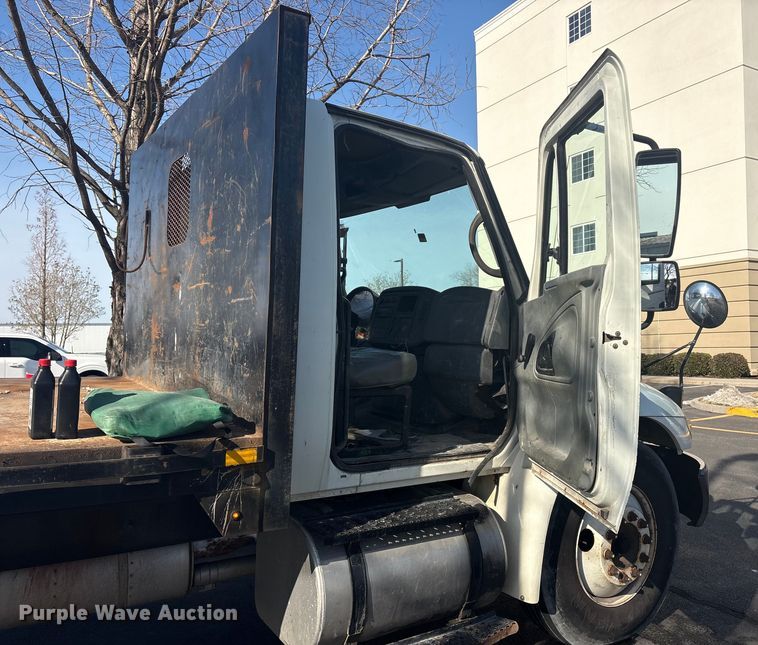 image for item DT2836 2006 International MA025 flatbed truck