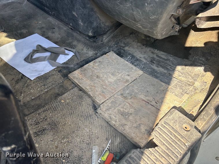 image for item DT2836 2006 International MA025 flatbed truck