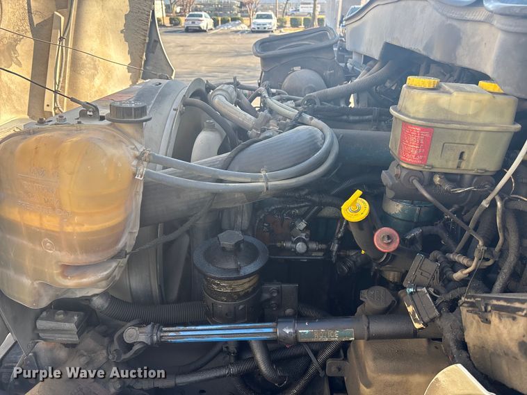 image for item DT2836 2006 International MA025 flatbed truck