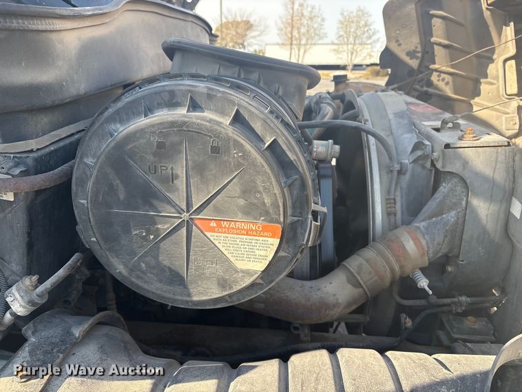 image for item DT2836 2006 International MA025 flatbed truck