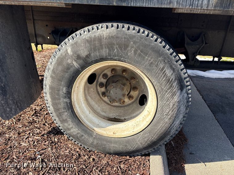 image for item DT2836 2006 International MA025 flatbed truck