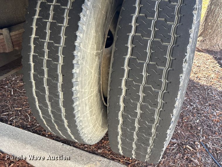 image for item DT2836 2006 International MA025 flatbed truck