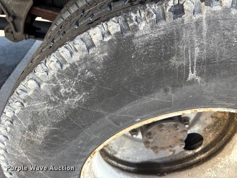 image for item DT2836 2006 International MA025 flatbed truck