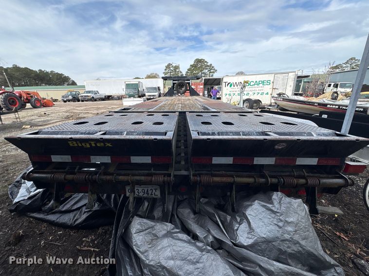 image for item DT2861 2018 Big Tex 22GN-25BK+5MR equipment trailer