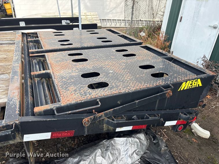 image for item DT2861 2018 Big Tex 22GN-25BK+5MR equipment trailer