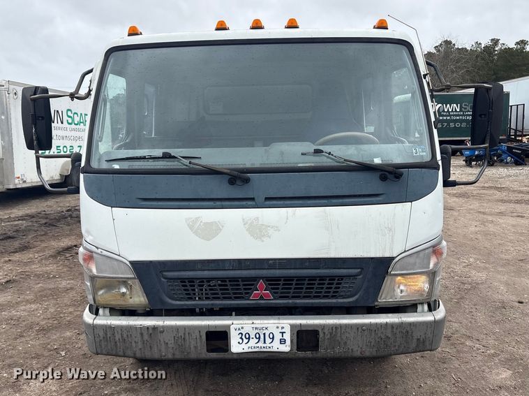image for item DT2870 2007 Mitsubishi Fuso FE Crew Cab flatbed truck