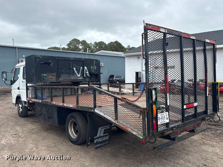 image for item DT2870 2007 Mitsubishi Fuso FE Crew Cab flatbed truck