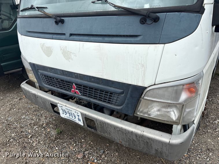 image for item DT2870 2007 Mitsubishi Fuso FE Crew Cab flatbed truck