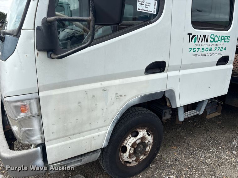 image for item DT2870 2007 Mitsubishi Fuso FE Crew Cab flatbed truck