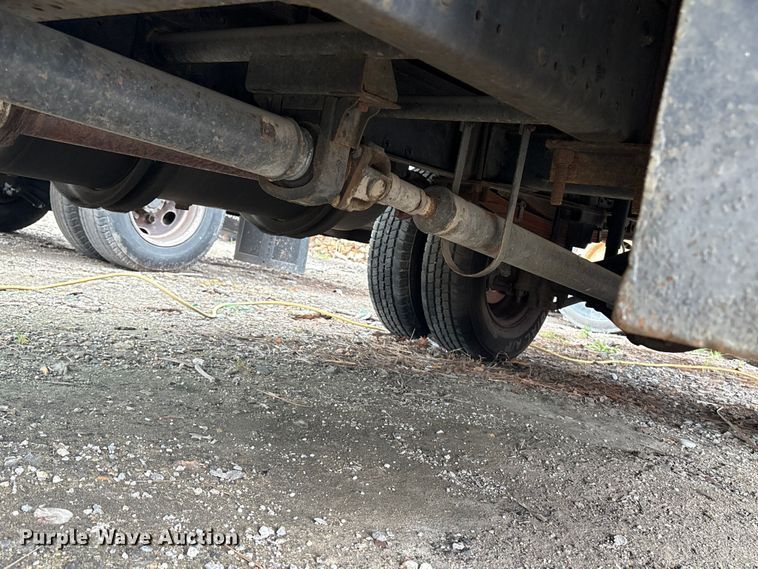 image for item DT2870 2007 Mitsubishi Fuso FE Crew Cab flatbed truck