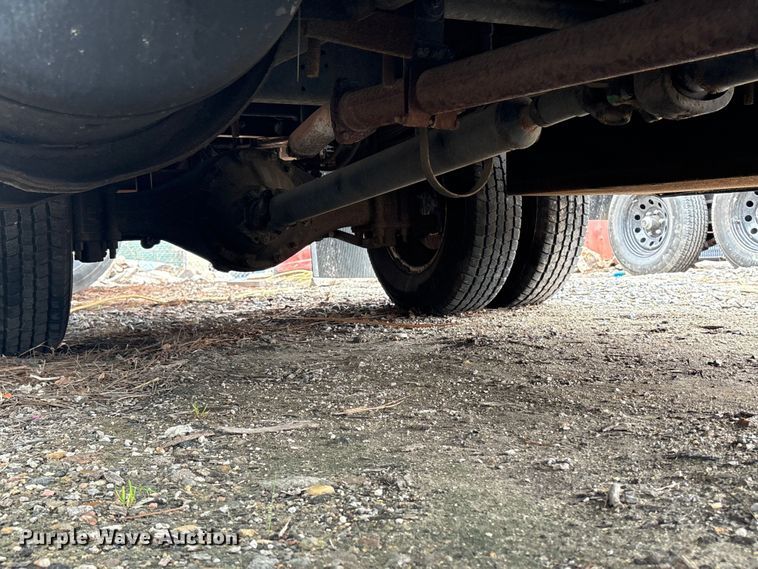 image for item DT2870 2007 Mitsubishi Fuso FE Crew Cab flatbed truck