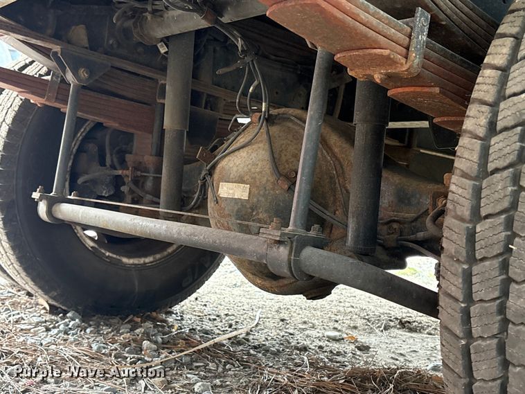 image for item DT2870 2007 Mitsubishi Fuso FE Crew Cab flatbed truck